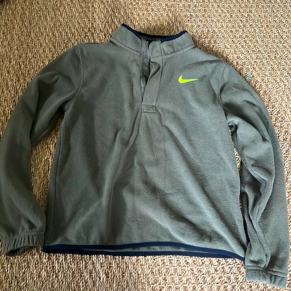 Nike Therma Boy's Size Large Olive 1/2 Zip Fleece Sweatshirt